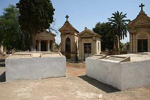 ORAN 2008 CIMETIERE DE TAMASHOUET 109 Ossuairesfondchapelles